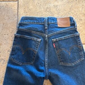 Levi's Wedgie Fit Blue Jeans Size 24 Dark Wash Blue Excellent Condition
